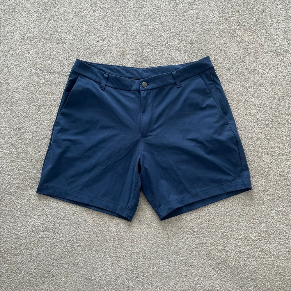 lululemon Men's Commission Classic-Fit Short 7" size 34 in Blue